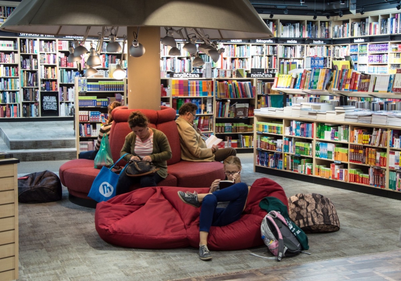 boutique-CUEBRIS-min_books_bookstore_book_reader_readers_reading_shop_sale_books-849006