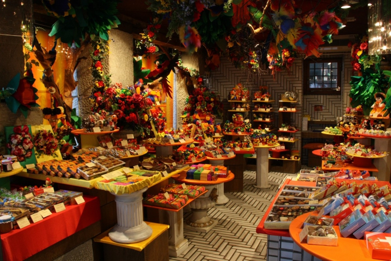 boutique-CUEBRIS-min_candy_store_chocolate_shop_chocolate_switzerland-393515